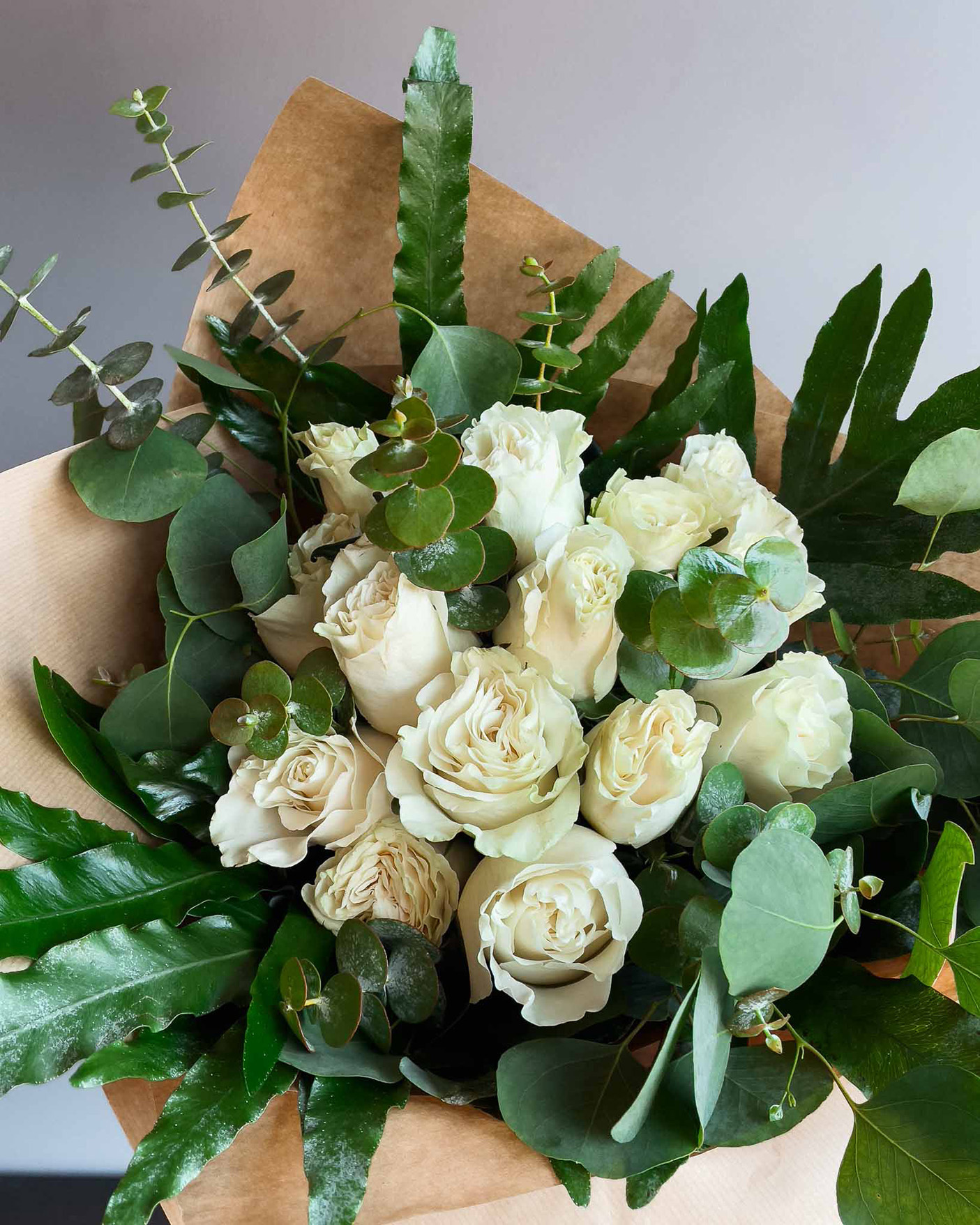 Composição com 11 Rosas e Mistura de Verduras